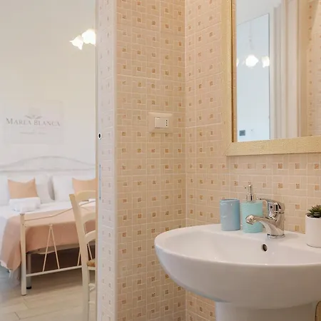 Bed and breakfast Marea Blanca 3*